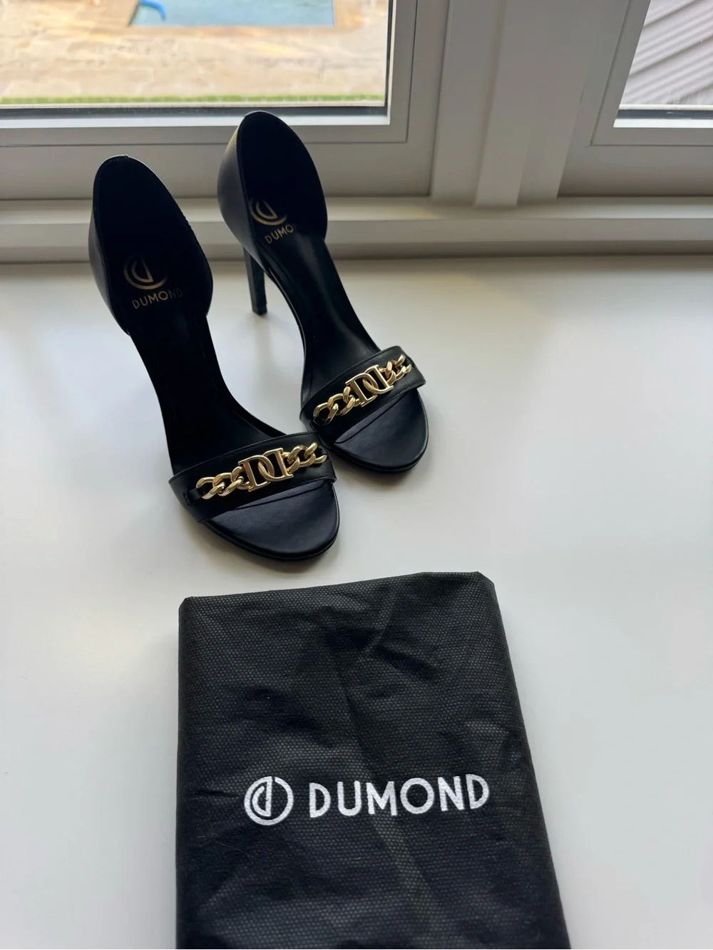 Brand New Black Brazilian Brand Leather High Heel Sandals Sz US 5.5 see details.